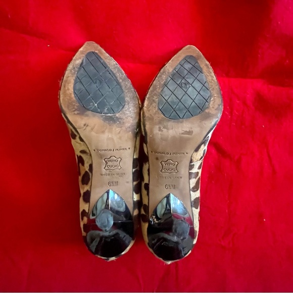 Donald J Pliner Calf Hair Cheetah Print Pump Size 6.5 Made in Spain - Picture 7 of 7